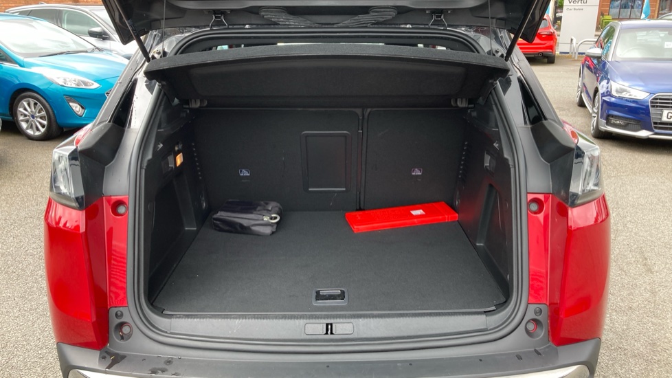 Peugeot 3008 1.6 Hybrid 180 Allure Premium+ 5dr e-EAT8 Estate - Image 4