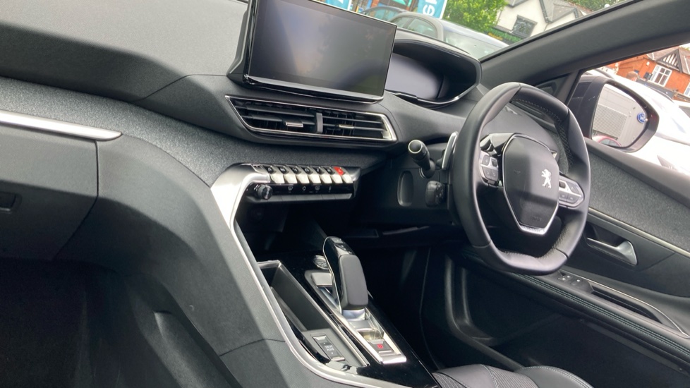Peugeot 3008 1.6 Hybrid 180 Allure Premium+ 5dr e-EAT8 Estate - Image 9