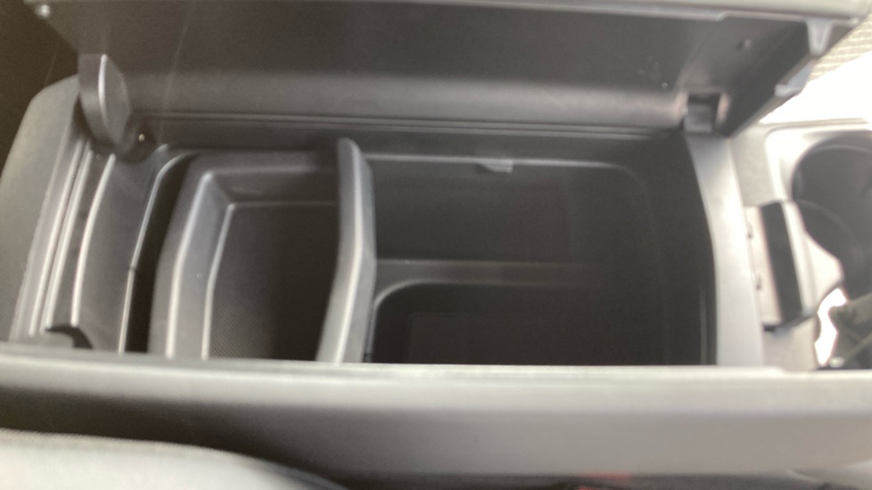 Peugeot 3008 1.6 Hybrid 180 Allure Premium+ 5dr e-EAT8 Estate - Image 36
