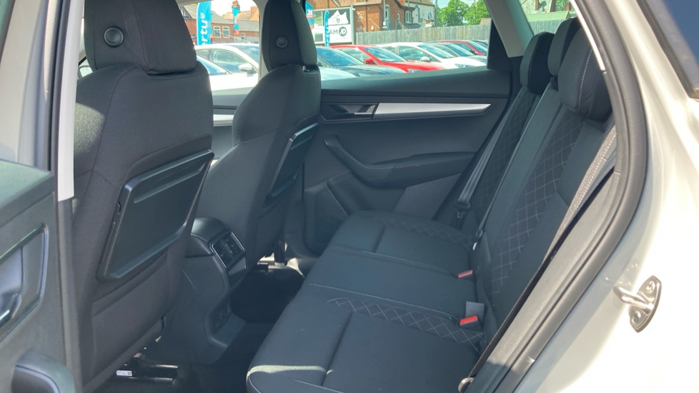 Skoda Karoq 1.5 TSI SE Technology 5dr DSG Petrol Estate - Image 16