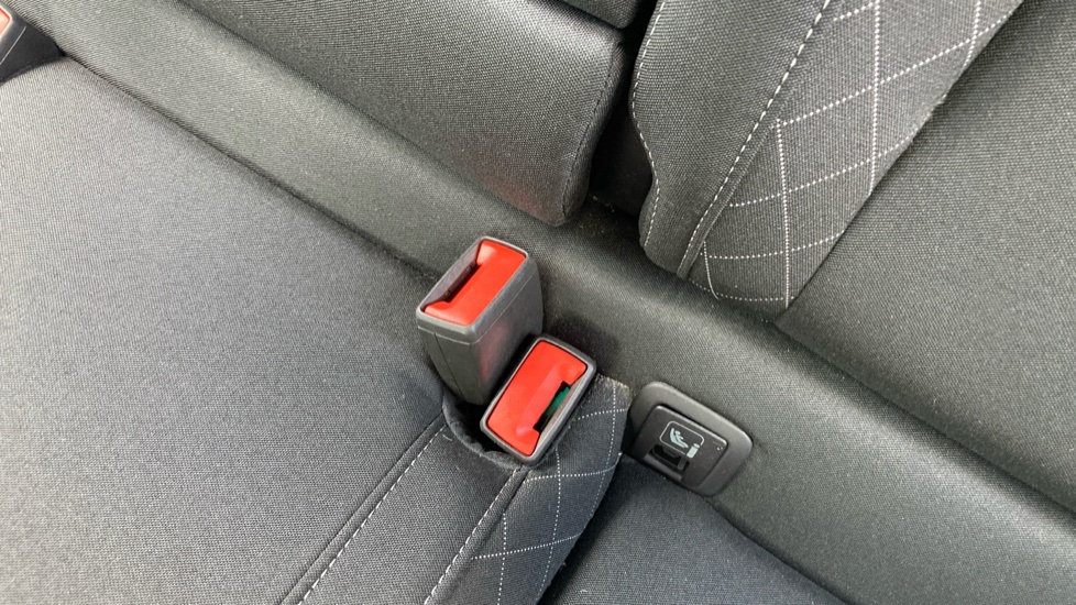 Skoda Karoq 1.5 TSI SE Technology 5dr DSG Petrol Estate - Image 17
