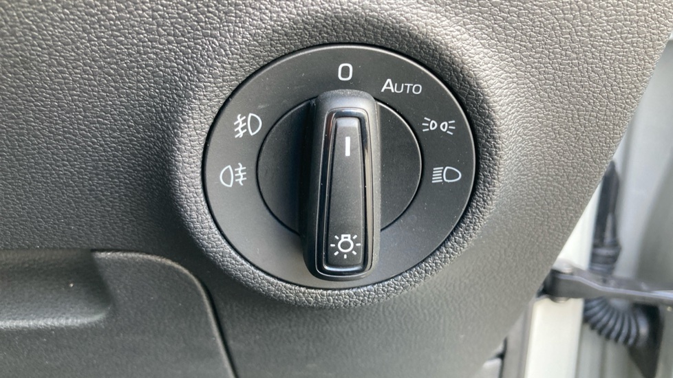 Skoda Karoq 1.5 TSI SE Technology 5dr DSG Petrol Estate - Image 24