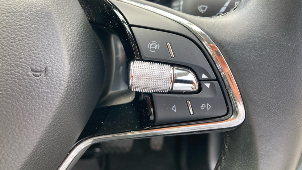 Skoda Karoq 1.5 TSI SE Technology 5dr DSG Petrol Estate - Image 26