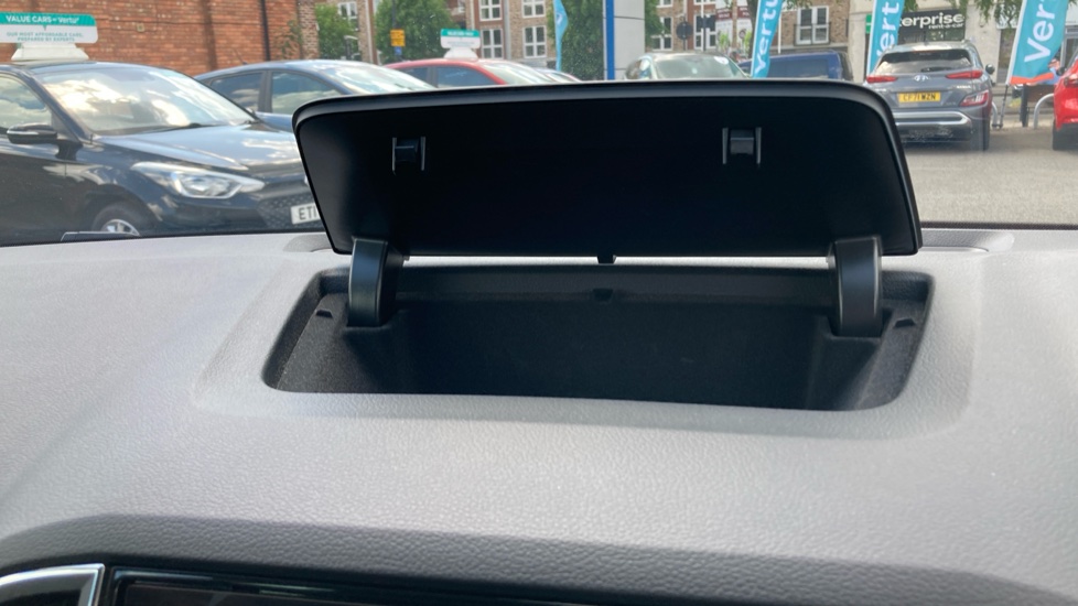 Skoda Karoq 1.5 TSI SE Technology 5dr DSG Petrol Estate - Image 37