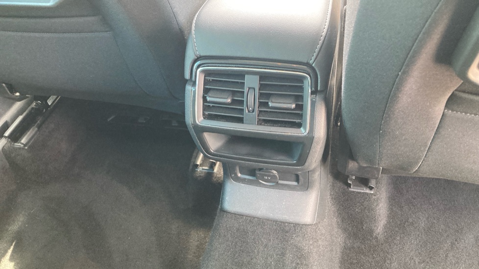 Skoda Karoq 1.5 TSI SE Technology 5dr DSG Petrol Estate - Image 48