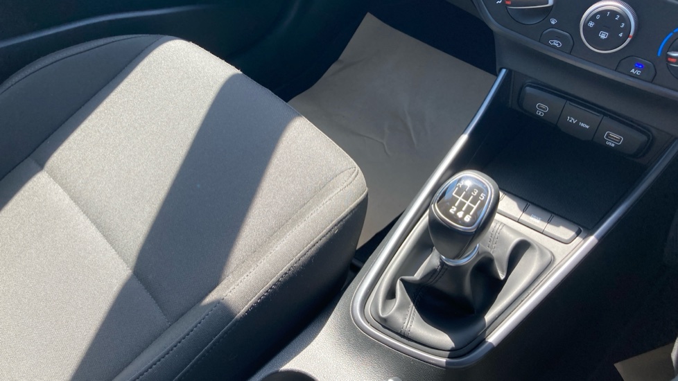Hyundai i20 1.0T GDi Advance 5dr Petrol Hatchback - Image 39