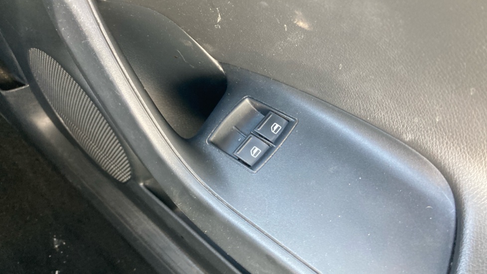SEAT Ibiza 1.2 TSI I TECH 3dr Petrol Hatchback - Image 27