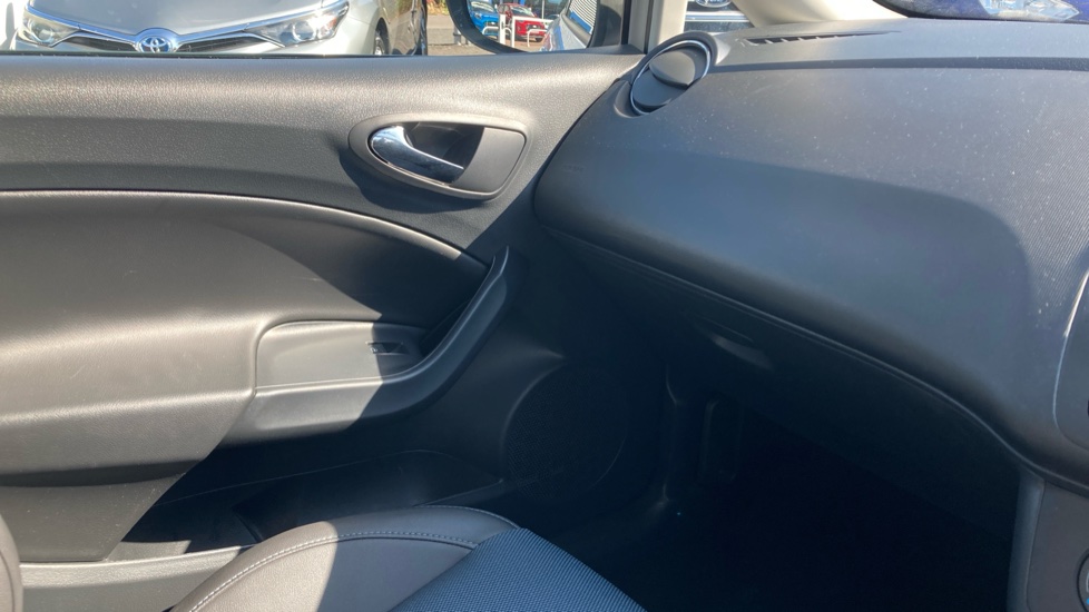 SEAT Ibiza 1.2 TSI I TECH 3dr Petrol Hatchback - Image 35