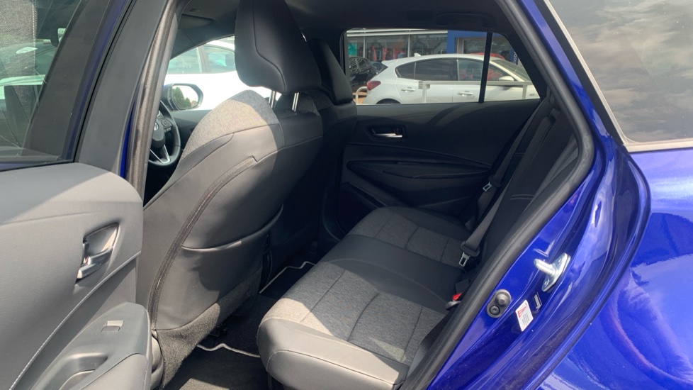 Toyota Corolla 1.8 Hybrid Design 5dr CVT Hybrid Estate - Image 16