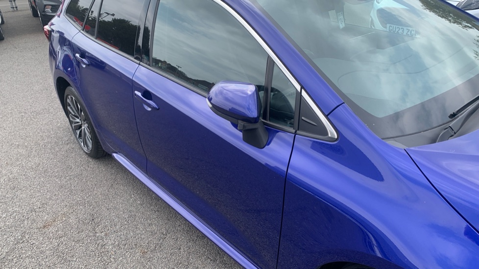 Toyota Corolla 1.8 Hybrid Design 5dr CVT Hybrid Estate - Image 40