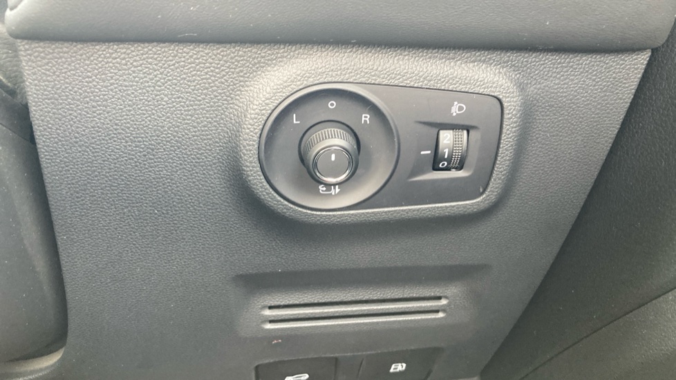 MG ZS 1.5 VTi-TECH Exclusive 5dr Petrol Hatchback - Image 31
