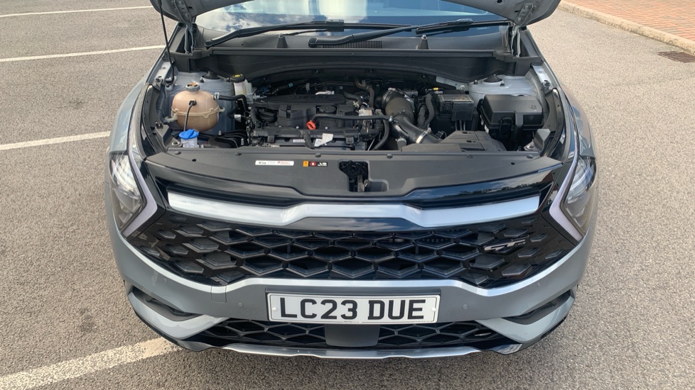 Kia Sportage 1.6T GDi 48V ISG GT-Line 5dr DCT Petrol Estate - Image 8