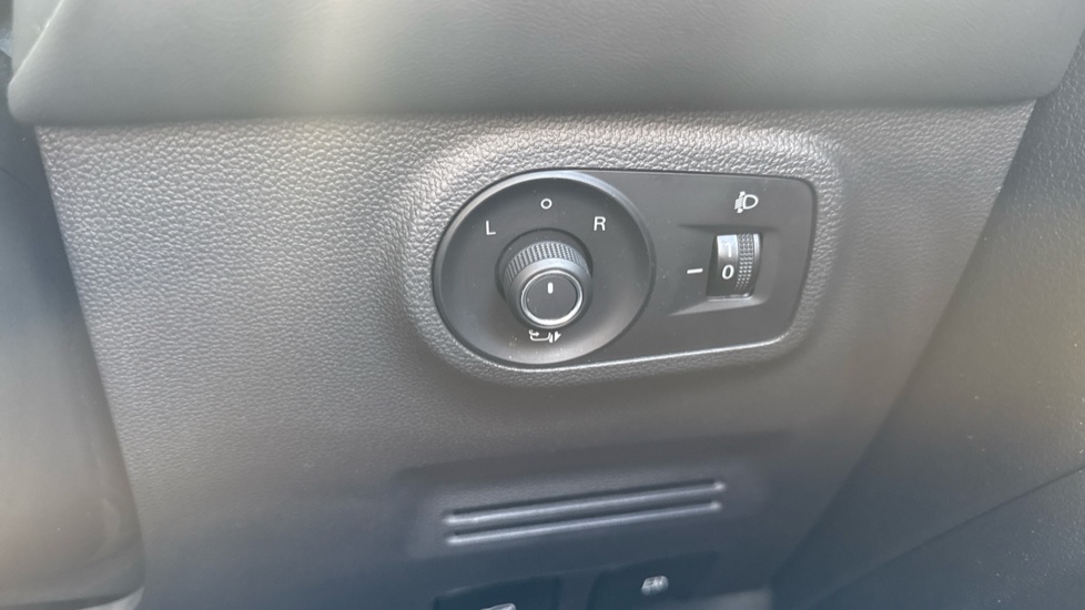MG ZS 1.0T GDi Exclusive 5dr Petrol Hatchback - Image 31