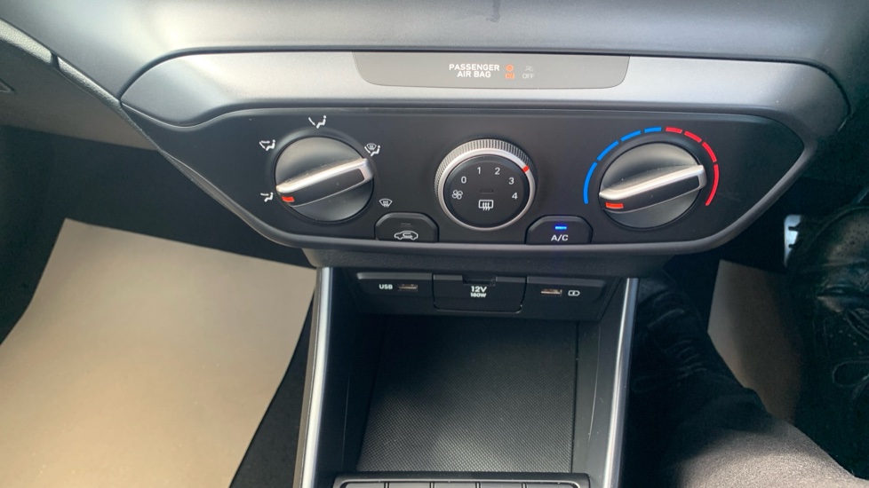 Hyundai BAYON 1.0 TGDi 48V MHEV SE Connect 5dr DCT Petrol Hatchback - Image 31