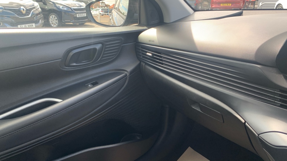 Hyundai BAYON 1.0 TGDi 48V MHEV SE Connect 5dr DCT Petrol Hatchback - Image 35