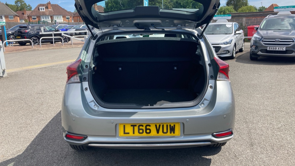Toyota Auris 1.8 Hybrid Business Edition 5dr CVT Hybrid Hatchback - Image 4
