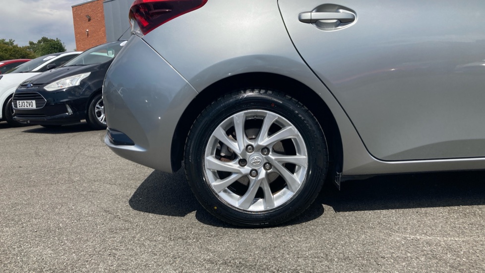Toyota Auris 1.8 Hybrid Business Edition 5dr CVT Hybrid Hatchback - Image 7