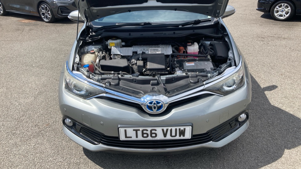 Toyota Auris 1.8 Hybrid Business Edition 5dr CVT Hybrid Hatchback - Image 8