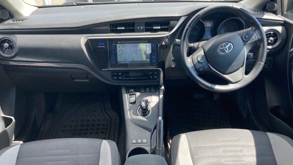 Toyota Auris 1.8 Hybrid Business Edition 5dr CVT Hybrid Hatchback - Image 10