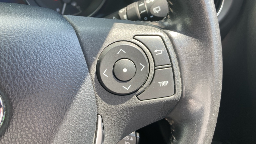 Toyota Auris 1.8 Hybrid Business Edition 5dr CVT Hybrid Hatchback - Image 22