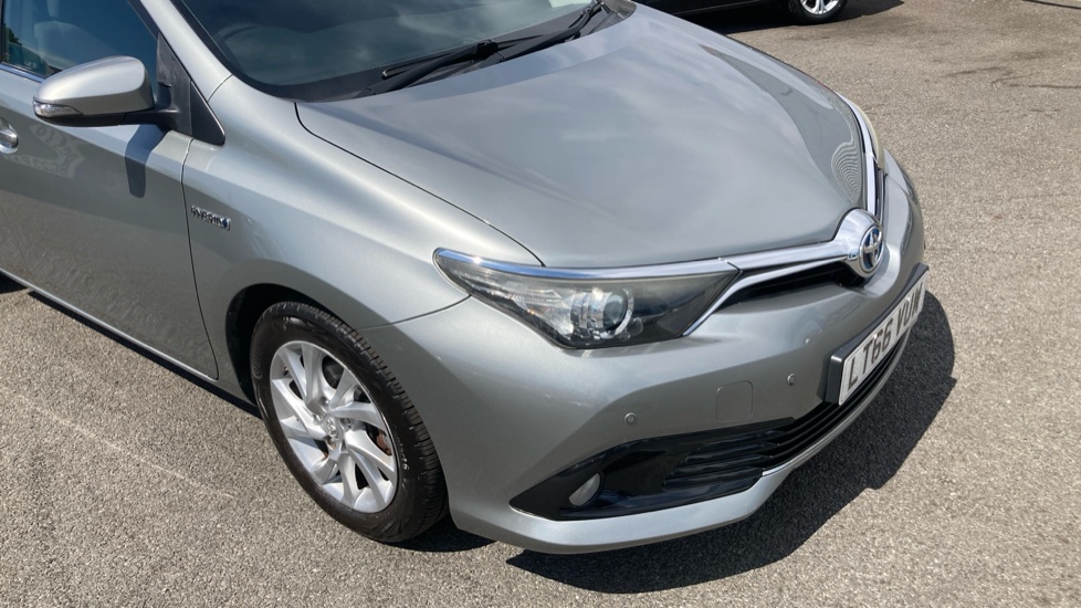 Toyota Auris 1.8 Hybrid Business Edition 5dr CVT Hybrid Hatchback - Image 40