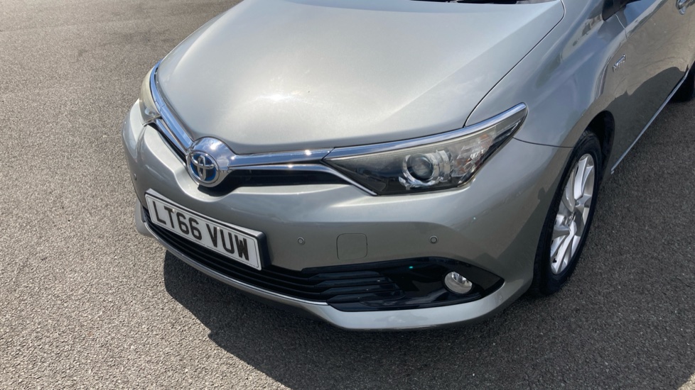 Toyota Auris 1.8 Hybrid Business Edition 5dr CVT Hybrid Hatchback - Image 42