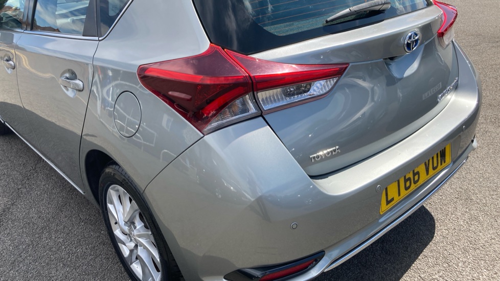 Toyota Auris 1.8 Hybrid Business Edition 5dr CVT Hybrid Hatchback - Image 44