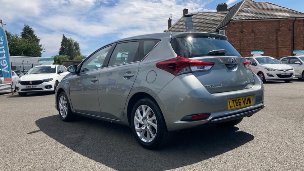 Toyota Auris 1.8 Hybrid Business Edition 5dr CVT Hybrid Hatchback - Image 45