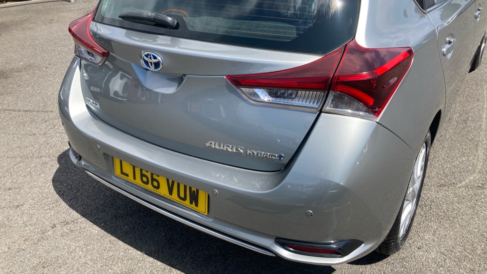 Toyota Auris 1.8 Hybrid Business Edition 5dr CVT Hybrid Hatchback - Image 46