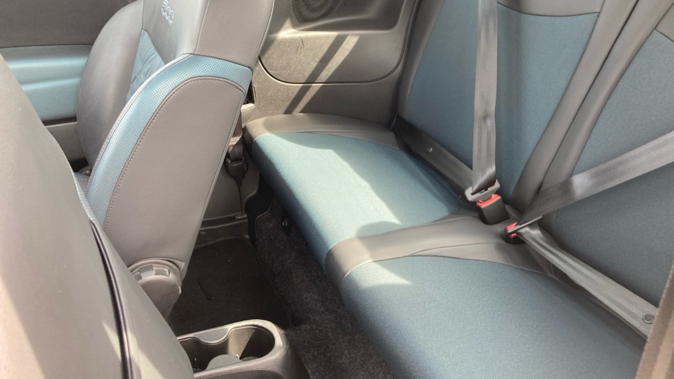 Fiat 500 1.0 Mild Hybrid Launch Edition 3dr Petrol Hatchback - Image 16