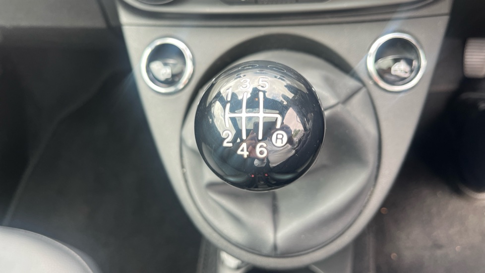 Fiat 500 1.0 Mild Hybrid Launch Edition 3dr Petrol Hatchback - Image 38