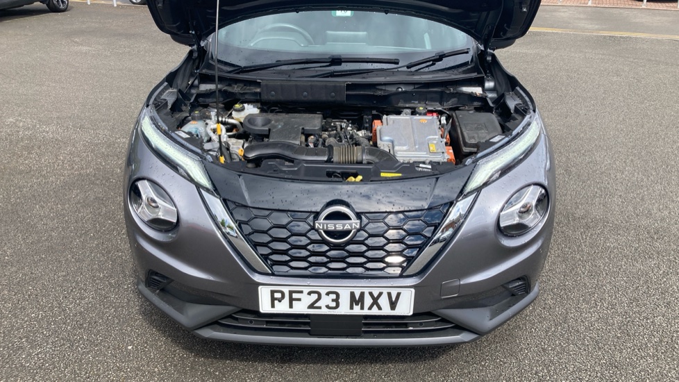 Nissan Juke 1.6 Hybrid N-Connecta 5dr Auto Hybrid Hatchback - Image 8