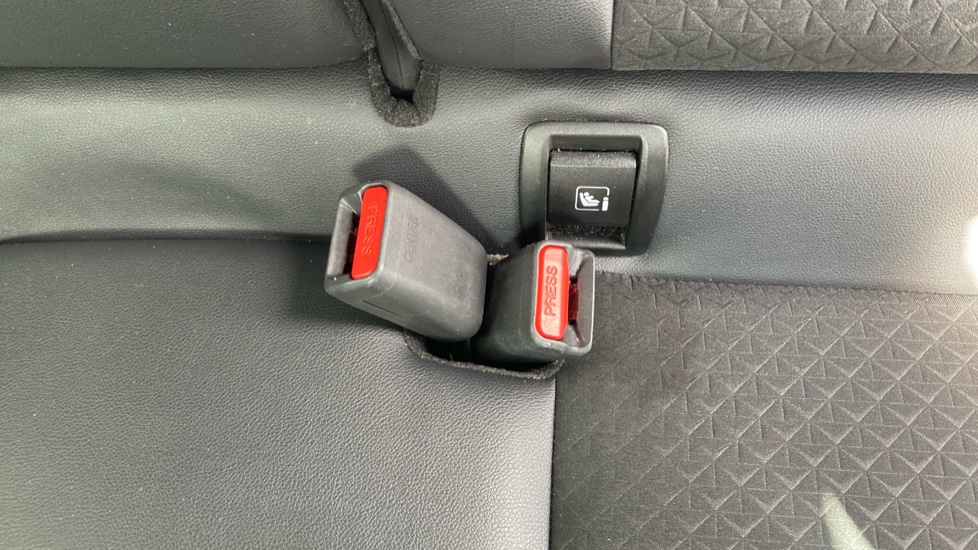 Nissan Juke 1.6 Hybrid N-Connecta 5dr Auto Hybrid Hatchback - Image 17