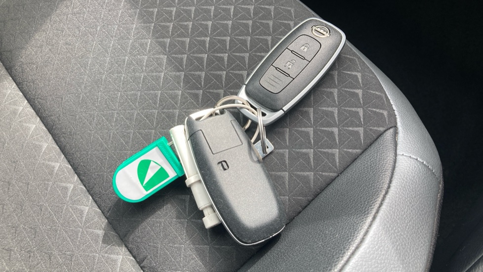 Nissan Juke 1.6 Hybrid N-Connecta 5dr Auto Hybrid Hatchback - Image 20