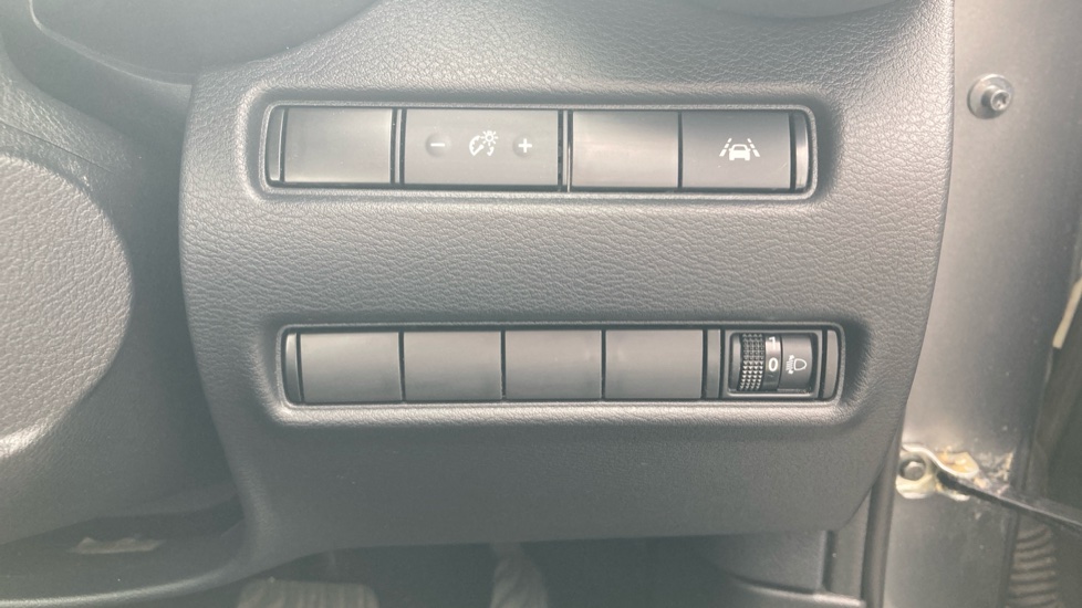 Nissan Juke 1.6 Hybrid N-Connecta 5dr Auto Hybrid Hatchback - Image 34