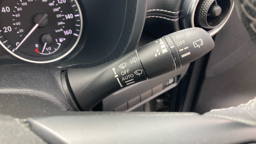 Nissan Juke 1.6 Hybrid N-Connecta 5dr Auto Hybrid Hatchback - Image 35