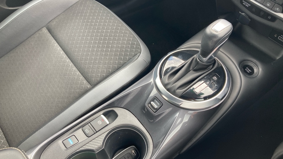 Nissan Juke 1.6 Hybrid N-Connecta 5dr Auto Hybrid Hatchback - Image 42