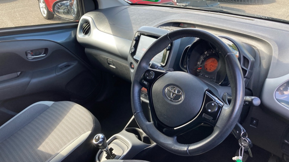 Toyota Aygo 1.0 VVT-i X-Trend 5dr x-shift Petrol Hatchback - Image 11
