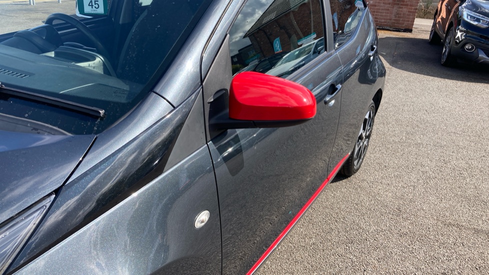 Toyota Aygo 1.0 VVT-i X-Trend 5dr x-shift Petrol Hatchback - Image 30