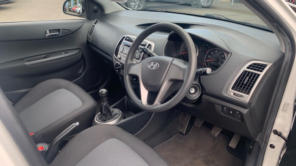 Hyundai i20 1.2 Classic 5dr Petrol Hatchback - Image 11