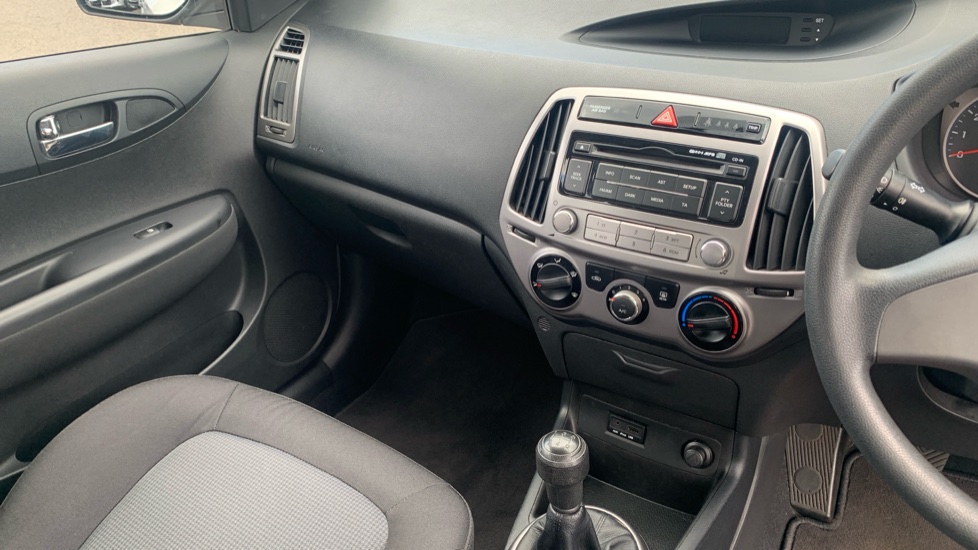 Hyundai i20 1.2 Classic 5dr Petrol Hatchback - Image 14