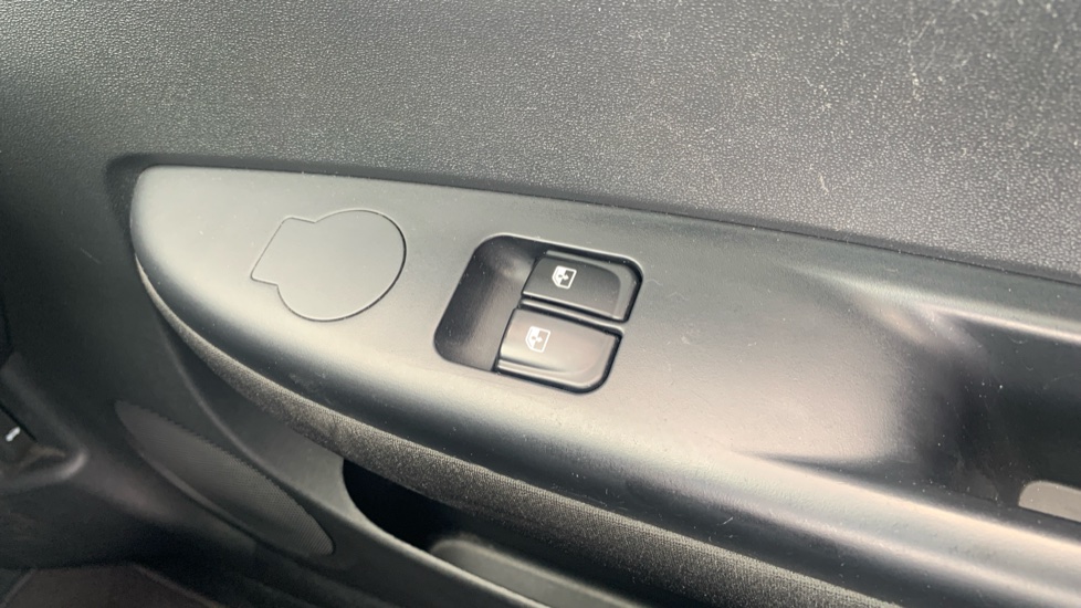 Hyundai i20 1.2 Classic 5dr Petrol Hatchback - Image 24