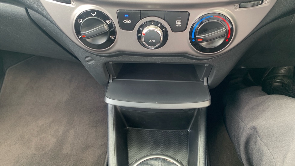 Hyundai i20 1.2 Classic 5dr Petrol Hatchback - Image 26