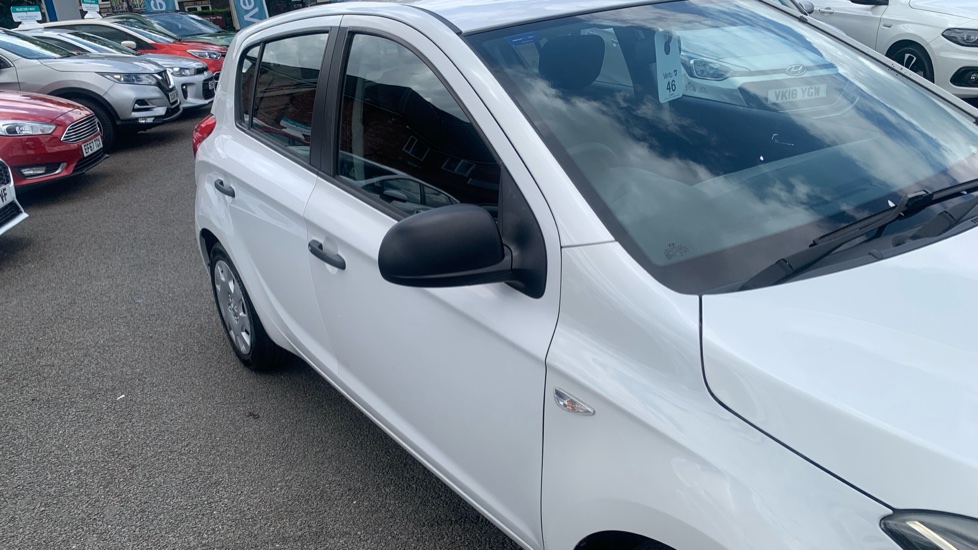 Hyundai i20 1.2 Classic 5dr Petrol Hatchback - Image 34