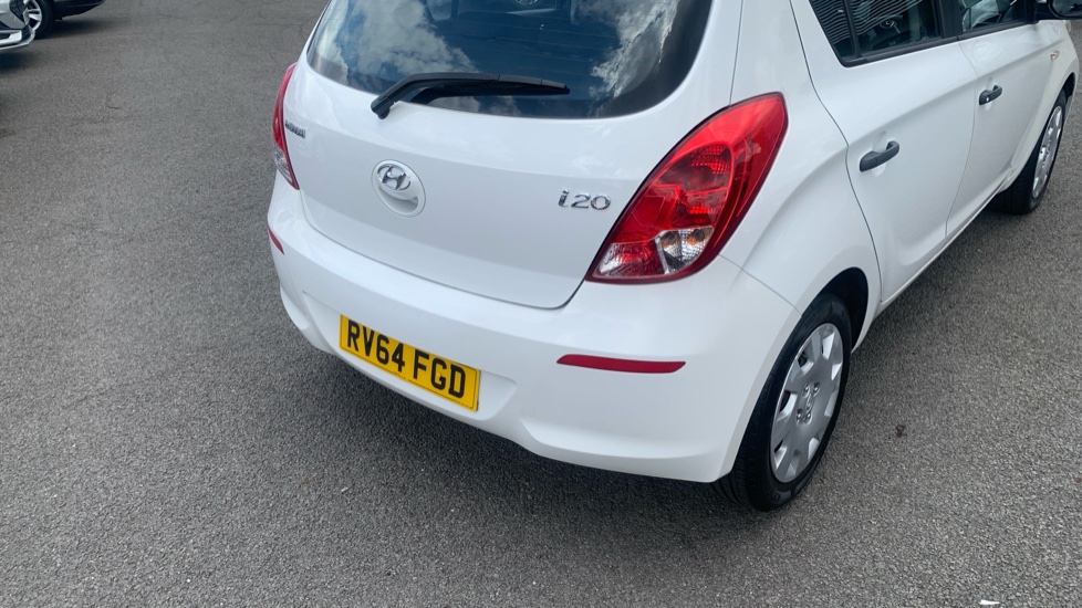 Hyundai i20 1.2 Classic 5dr Petrol Hatchback - Image 40
