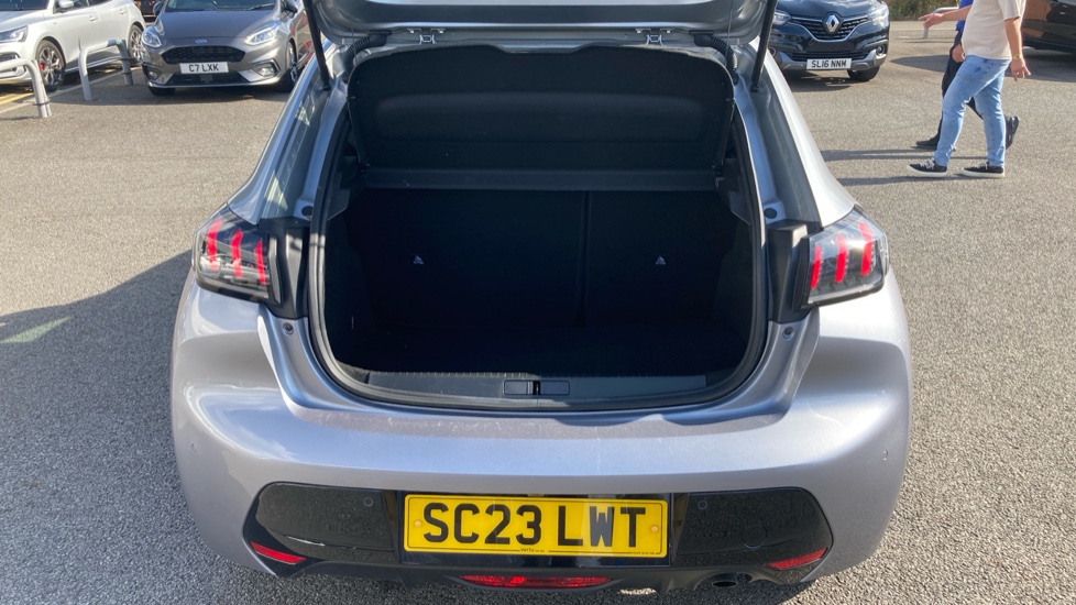 Peugeot 208 1.2 PureTech 100 Allure Premium + 5dr EAT8 Petrol Hatchback - Image 4