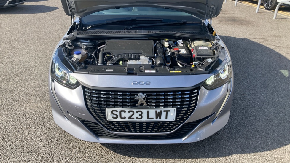 Peugeot 208 1.2 PureTech 100 Allure Premium + 5dr EAT8 Petrol Hatchback - Image 8