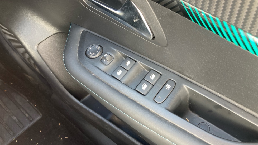 Peugeot 208 1.2 PureTech 100 Allure Premium + 5dr EAT8 Petrol Hatchback - Image 30