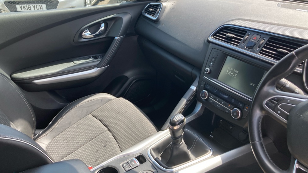 Renault Kadjar 1.2 TCE Signature Nav 5dr Petrol Hatchback - Image 14