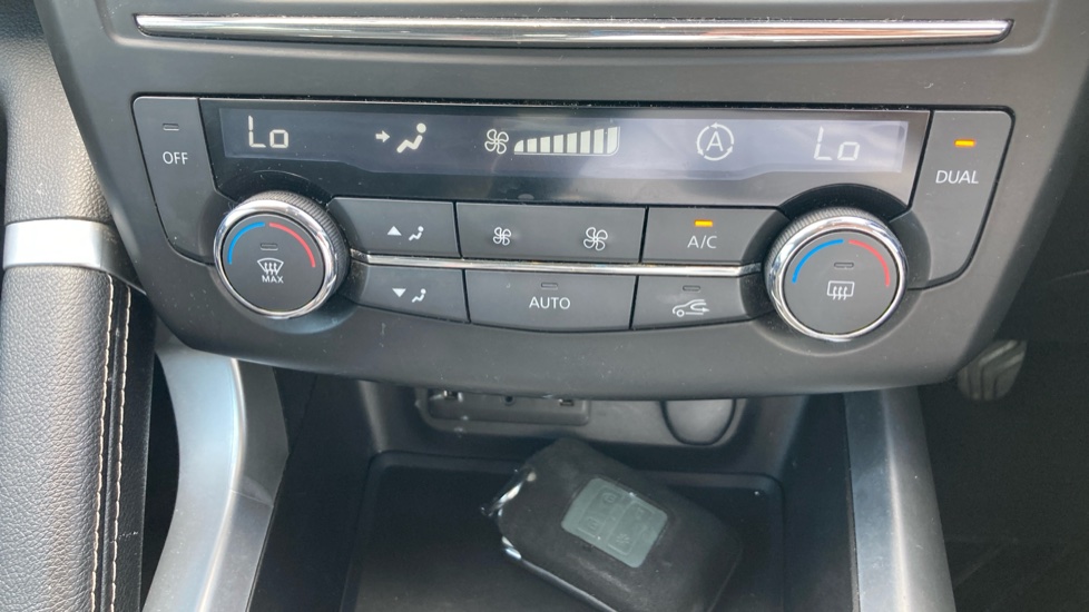 Renault Kadjar 1.2 TCE Signature Nav 5dr Petrol Hatchback - Image 36